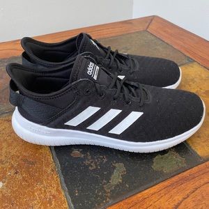 Adidas cloud foam sneaker
